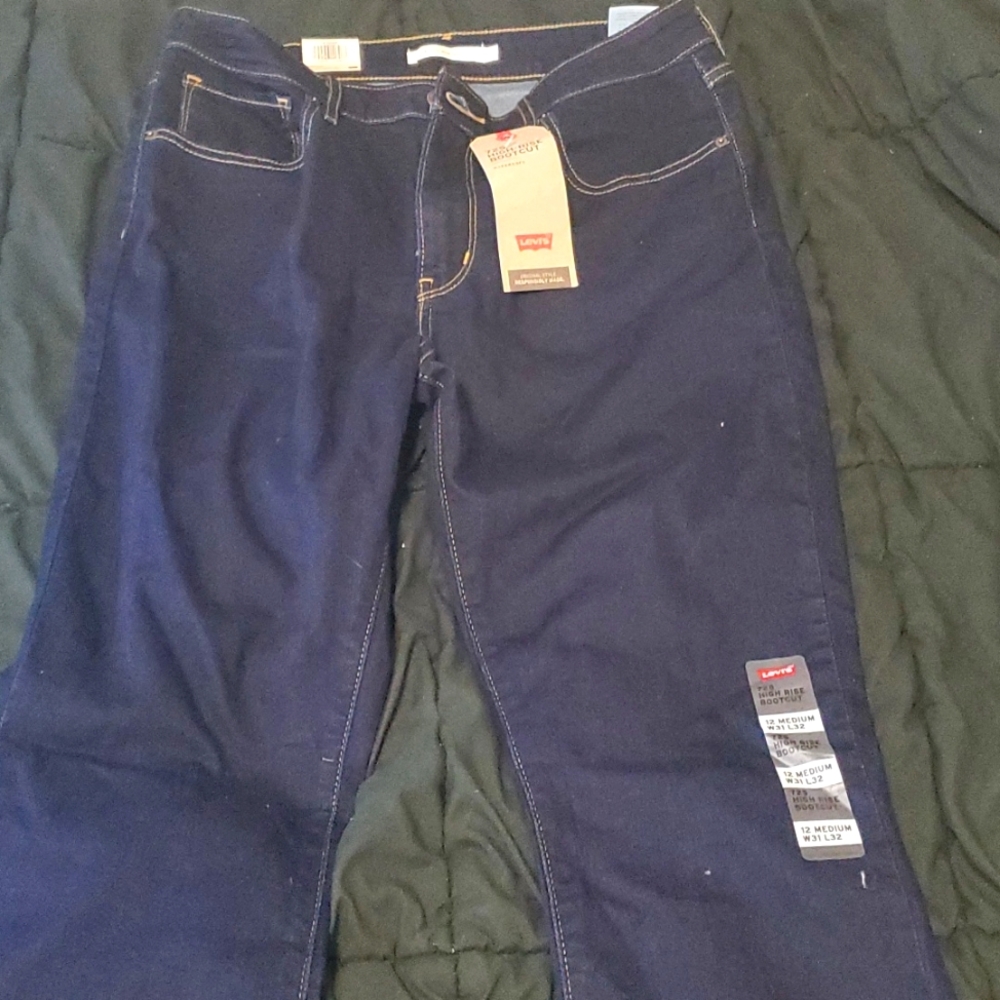 Levis High-Rise bootcut jeans (size 12)